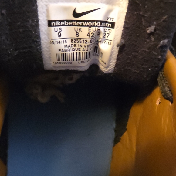 Nike Air Max Black and White with Tan Accents - Picture 3 of 5